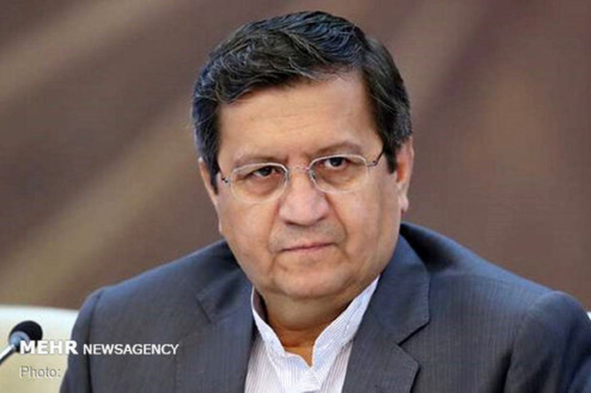 همتی: برخی منتظر دلار ۵٠ هزار تومانی بودند