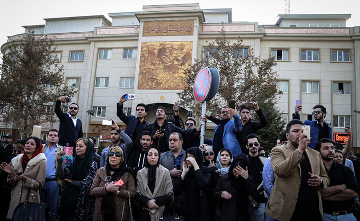تجمع‌هوادارن‌پاشایی‌مقابل‌بیمارستان/عکس