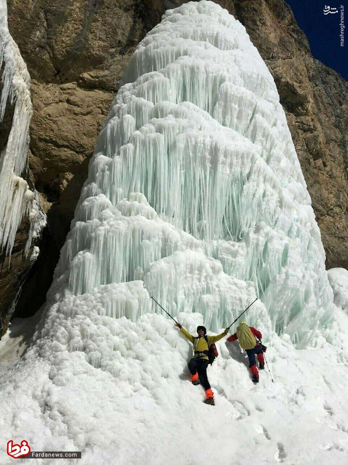 یخ زدن آبشاری در تهران +عکس